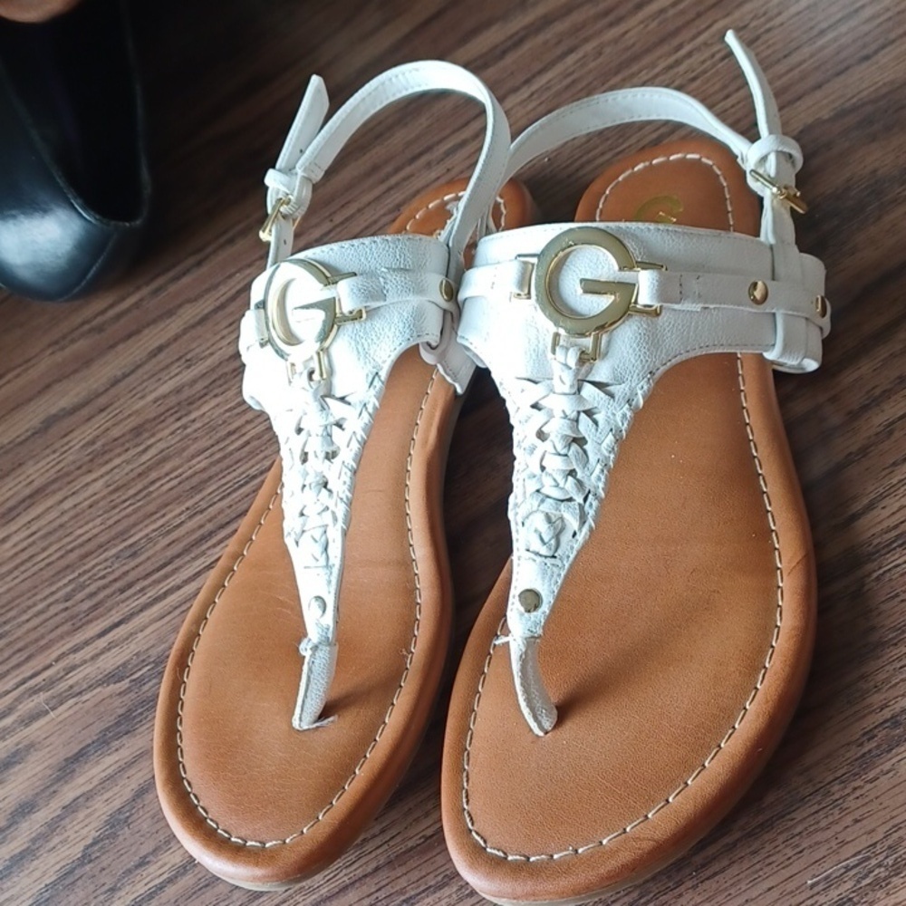 GBG Los Angeles White & Brown Women’s Sandals w/ T-Strap Design, US Size 7 M